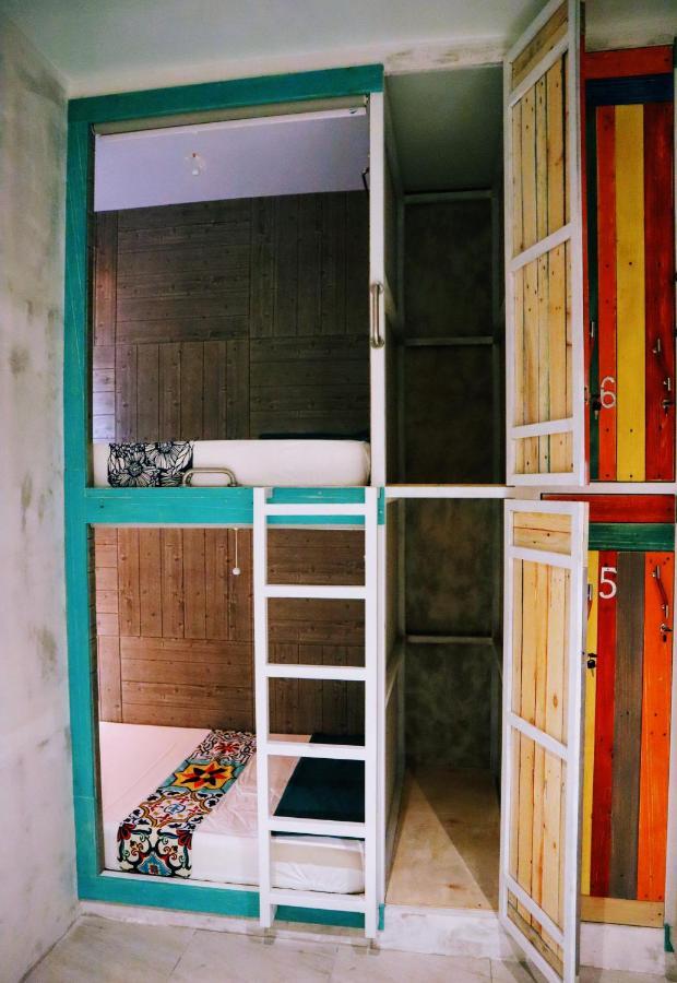Write Hostel Batununggul Bagian luar foto