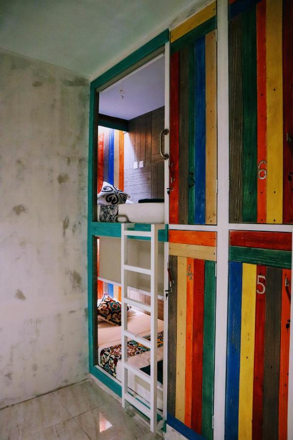 Write Hostel Batununggul Bagian luar foto