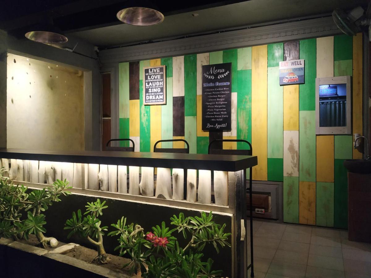 Write Hostel Batununggul Bagian luar foto